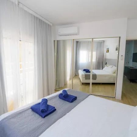 Kitieos 163 In Finikoudes Lejlighed