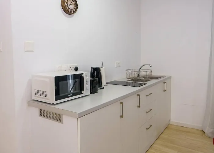 Kitieos 163 In Finikoudes לרנקה