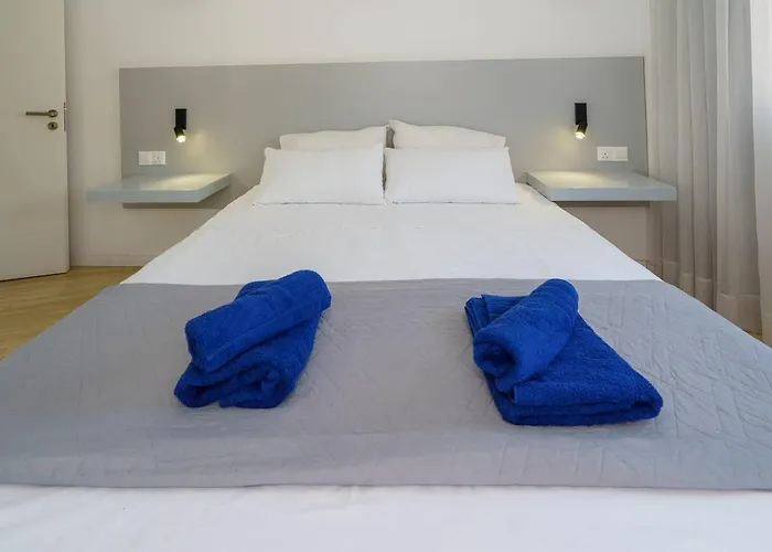 Kitieos 163 In Finikoudes לרנקה