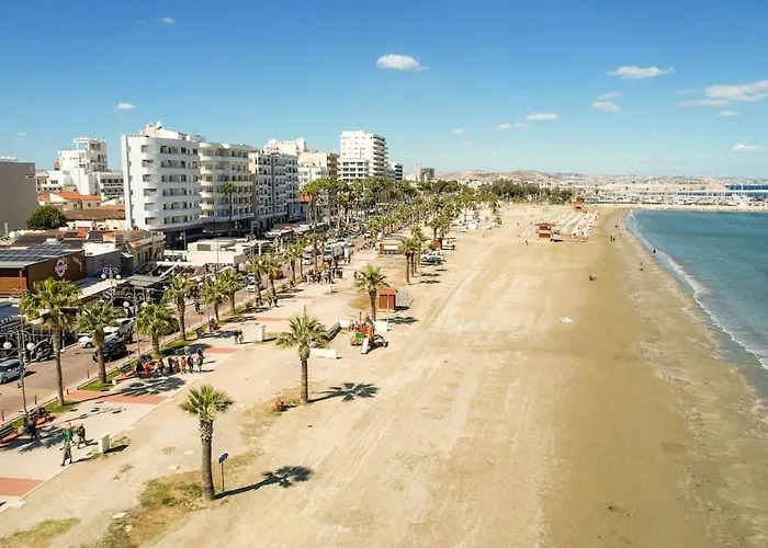 Kitieos 163 In Finikoudes דירה