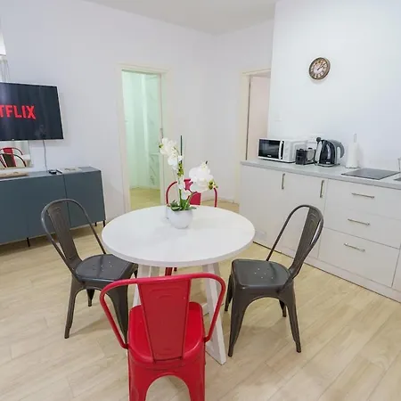 Kitieos 163 In Finikoudes 아파트 라르나카